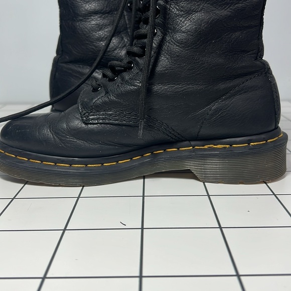 Dr Marten 1490 size 6 (UK 4) 10 eye Black Virginia Leather Boots - Picture 3 of 10